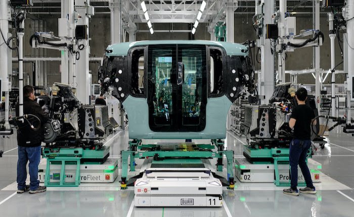 Amazon’un robotaksi fabrikasında robotlar da çalışacak